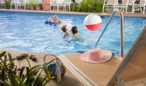 Refuge Inn - Piscine