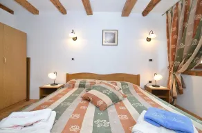 Bella Vista Apartments - Room