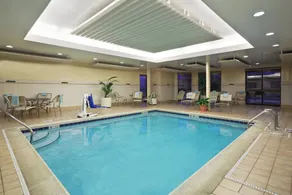Courtyard Chicago St. Charles - Piscine