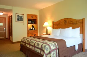 Overlook Lodge and Stone Cottages at Bear Mountain - Room