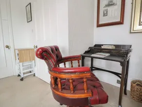 Ismay Billiard Room Apartment - Titanic Interest Beach View - Interiør