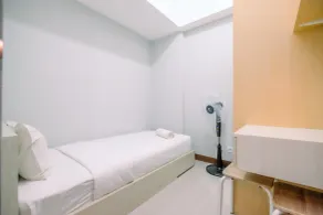 Well Furnished And Comfy 2Br At Royal Heights Apartment - Zimmer