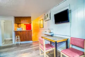 Colony Inn By OYO Columbus US-280 - Rum