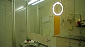 Land-gut-Hotel Räuber Lippoldskrug - Bagno
