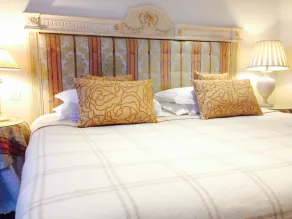The Bell Inn Hotel - Room