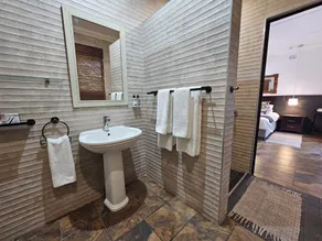 Leopard Corner Lodge - Bathroom