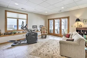 Pet-friendly Family Home Situated on Green Lake! - Fitness facility