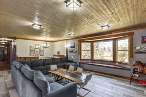 600-sq-ft Deck! Hutchinson Retreat on 5 Acres - Innvendig