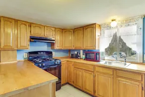 Near I-95 & Rhode Island Border! Pet-friendly Home - Interior