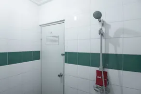 RedDoorz @ Buah Batu 3 - Badezimmer