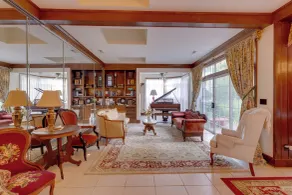 Walk to The Square! Historic Lawrenceburg Home - Interior