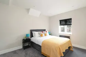 Skyvillion - COZY LARGE 4 & 1 Bed Apartments in London Enfield, Mins to Tube Station, Free Wi-Fi - Camera