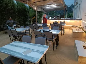 Redhill Cliff Complex - Restaurant