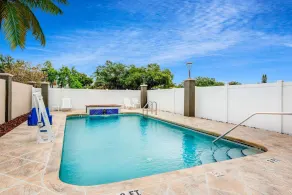 La Quinta by Wyndham St. Petersburg Northeast *Newly Renovated - Piscine