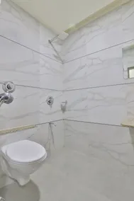 Hotel SR Regency - Bathroom