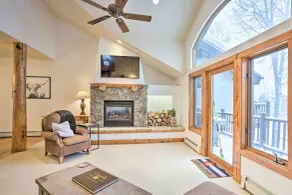 House w/ Hot Tub & AC - Shuttle to Skiing! - Interiør