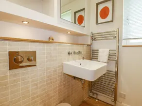 4 Valley View - Bathroom