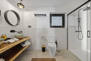 1912 Collection Santo Cristo - Bathroom