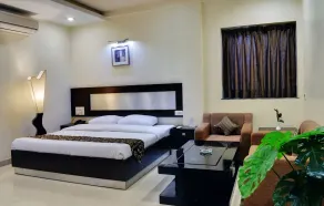 Regal Hotel - Room