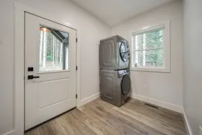 Waterfront New Albany Retreat w/ Therapy Animals - Interior