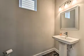 Brand New 3 Story Modern Home - Badeværelse