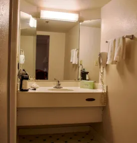 La Quinta Inn by Wyndham Bakersfield South - Salle de bain