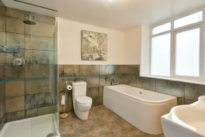 The Crown Hotel - Baño