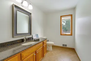 Waterfront Lake Huron Getaway w/ Private Beach - Innvendig