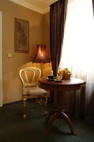 Meg-Lozenetz Hotel - Room