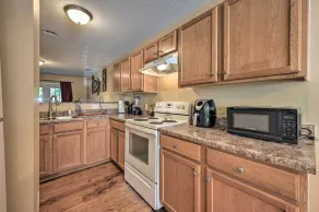 Cozy Greensboro Townhome ~ 7 Mi to UNC Campus - Innenbereich