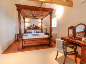 The Wing - Room