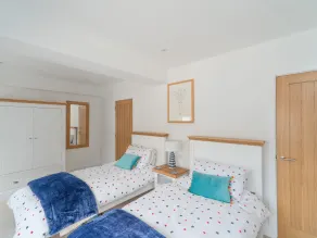 Two Hoots - Room