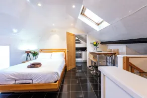 Berkley Apartments - Room