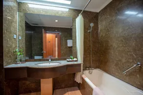 Wiltop Hotel Jambi - Bathroom