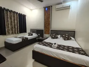 Sai Balaji Residency shirdi near sai temple - Room