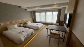 Luana Hasunuma HOTEL&CAFE - Camera