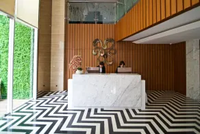 Verse Luxe Hotel Wahid Hasyim - Reception