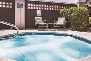 La Quinta by Wyndham Las Vegas Summerlin Tech - Piscine