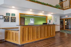 Quality Inn & Suites Stoughton - Madison South - Vestíbulo
