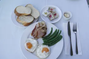 Luganvilla Business Hotel and Restaurant - Restaurante