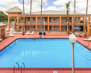 Econo Lodge Inn & Suites Eagle Pass - Piscine