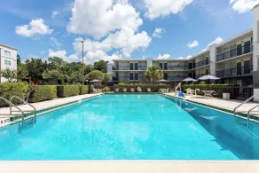 Ramada by Wyndham Altamonte Springs Near I-4 - Piscine