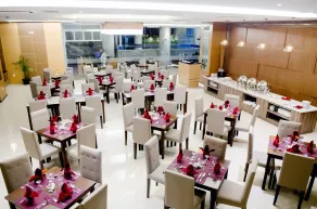 Tara Hotel Yogyakarta - Restaurant