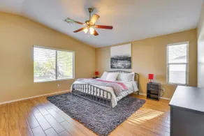 4 Mi to Luke Afb: Family Home w/ Pool & Grill - Parte interna