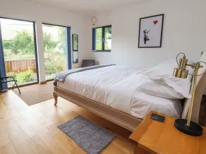 No1 The Lodge - Room