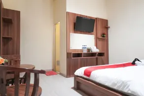 RedDoorz Syariah near Exit Tol Malang - Zimmer