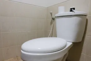 Best Deal Studio at Harvard Jatinangor Apartment By Travelio - Bathroom