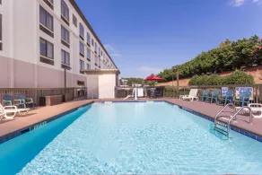 Wingate by Wyndham Greenville Airport - Piscine