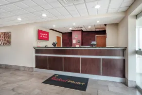 Red Roof Inn PLUS & Suites Vicksburg - Lobby