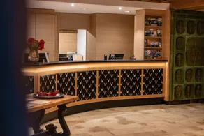 Alpenjuwel Parkhotel Wallgau 4 Sterne Superior Genusshotel mit Spa feinster Kulinarik & Golf Ihr Rückzugsort inmitten der Alpen mit Tradition und Eleganz - Reception